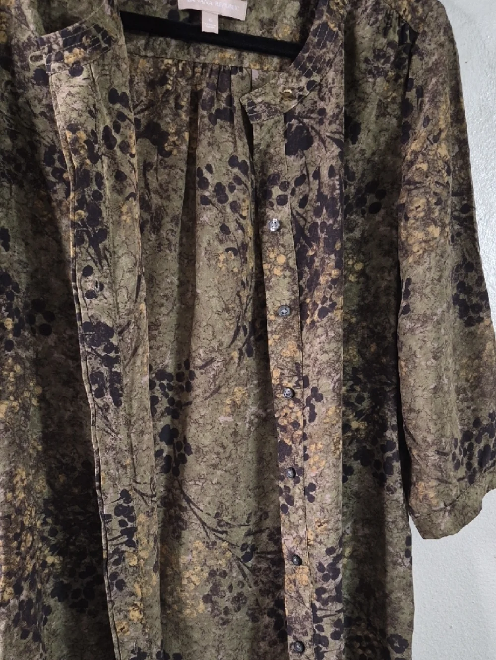 Banana Republic Olive & Black Printed Blouse with Tan Accents - Picture 6 of 7